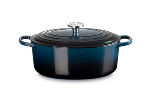 Signature Oval Dutch Oven 6.75 Qt