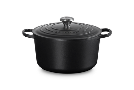 Signature Deep Round Oven 6.5 Qt Licorice SS Knob