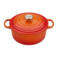 Signature Round Dutch Oven 5.5 Qt
