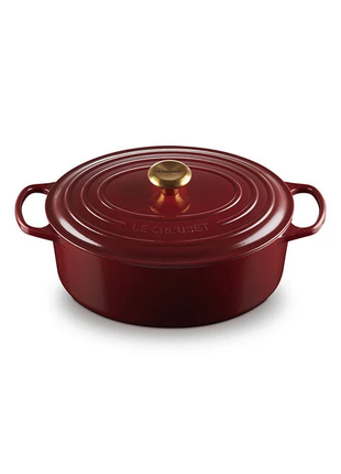 Signature Oval Dutch Oven 8 Qt